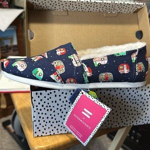 Toms Alpargata Navy Paper Source Holiday Campers Print/ Faux Fur size 9